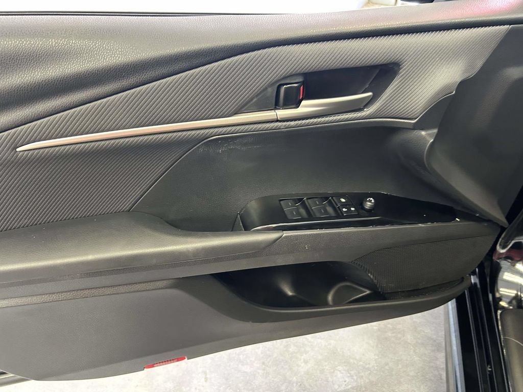 Used 2025 Toyota Camry SE FWD image 16