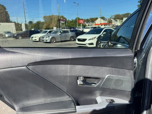 Used 2013 Toyota Venza Limited image 27