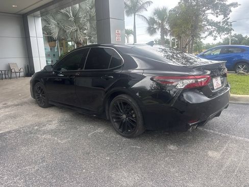 Used 2022 Toyota Camry XSE FWD image 4