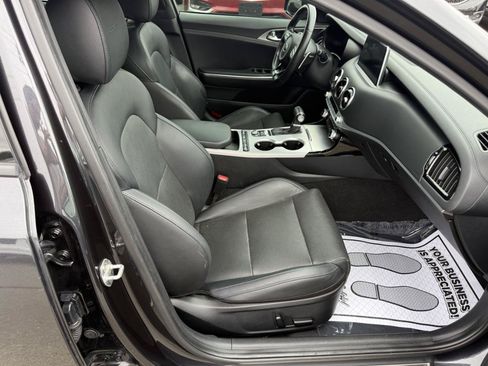 Used 2019 Kia Stinger GT1 RWD image 13
