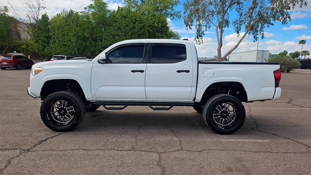Used 2020 Toyota Tacoma SR RWD image 7