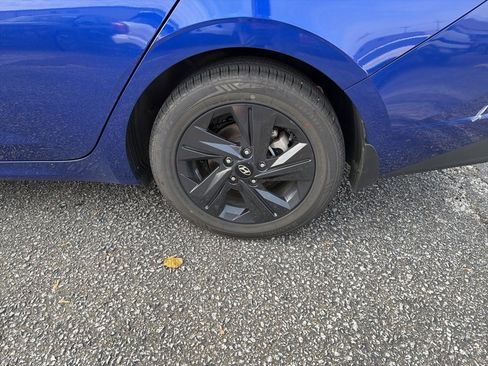 Certified 2022 Hyundai Elantra SEL image 11