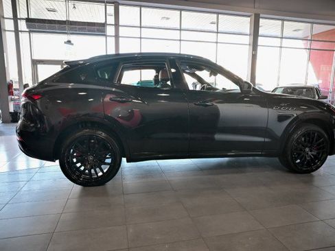 Used 2022 Maserati Levante GT image 4