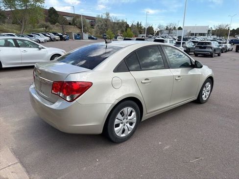 Used 2014 Chevrolet Cruze LS FWD image 4