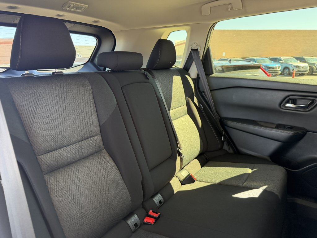 Used 2025 Nissan Rogue SV FWD image 39