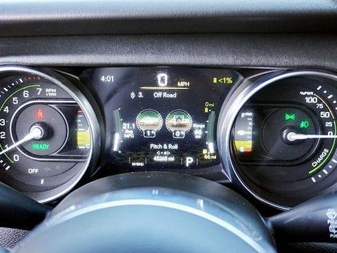 Used 2023 Jeep Wrangler Unlimited Sahara w/ Cold Weather Group AWD/4WD image 37