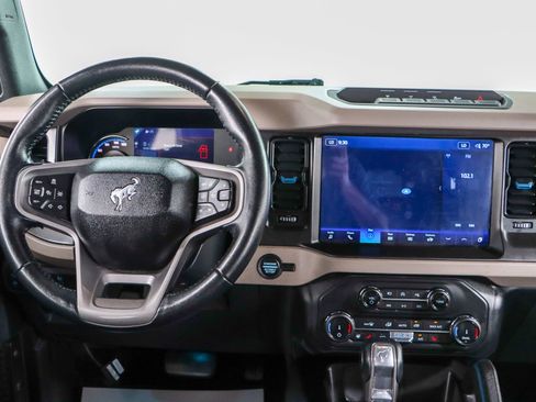 Used 2022 Ford Bronco Wildtrak image 17