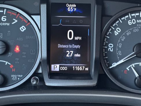 Certified 2023 Toyota Tacoma TRD Off-Road image 3