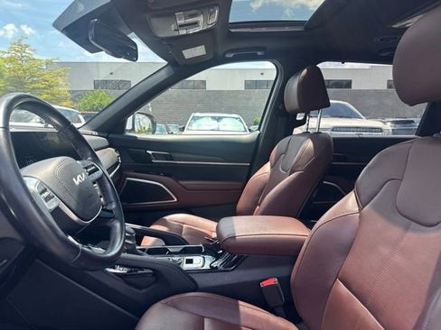 Certified 2024 Kia Telluride EX w/ EX Captain's Chair Package FWD image 9