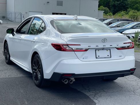 Used 2026 Toyota Camry SE AWD/4WD image 14