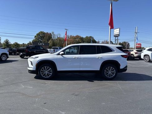 New 2026 Buick Enclave Preferred w/ LPO, Floor Liner Package image 4