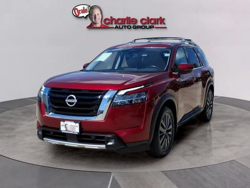 Used 2022 Nissan Pathfinder SL w/ SL Premium Package FWD image 1