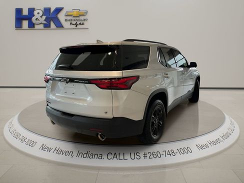 Used 2022 Chevrolet Traverse LT w/ Midnight/Sport Edition FWD image 6