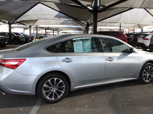 Used 2017 Toyota Avalon XLE image 17