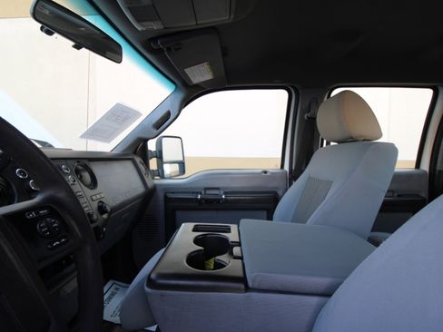 Used 2016 Ford F250 XL w/ Power Equipment Group image 43