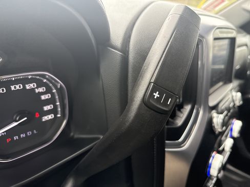 Used 2022 GMC Sierra 1500 SLE image 25