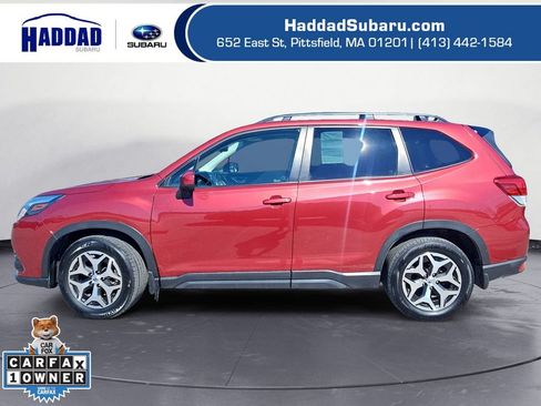 Used 2024 Subaru Forester Premium AWD/4WD image 2