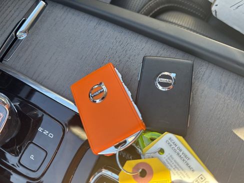 Certified 2023 Volvo XC60 B5 Plus w/ Protection Package Premier image 30