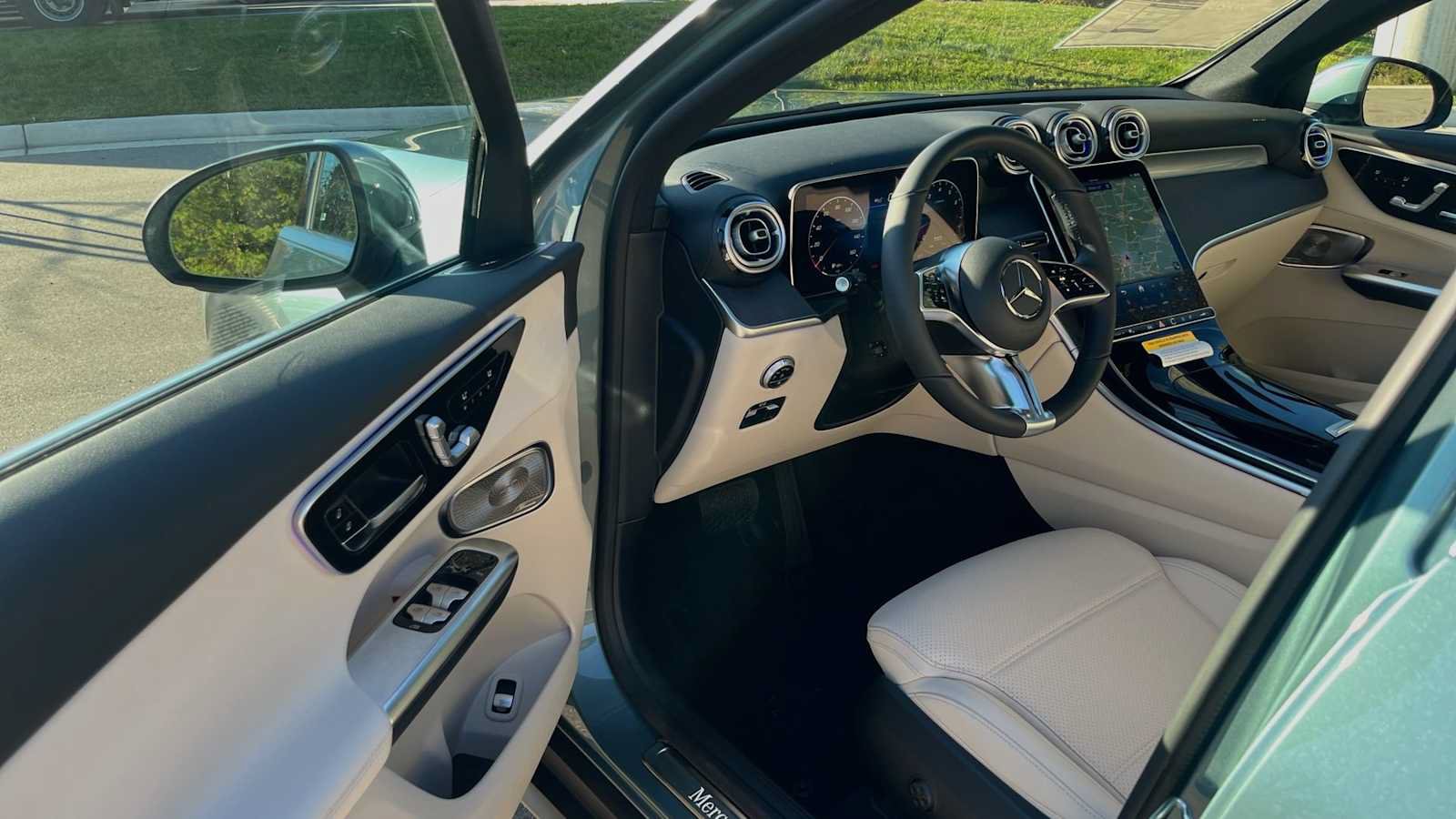Used 2027 Mercedes-Benz GLC 300 4MATIC image 15