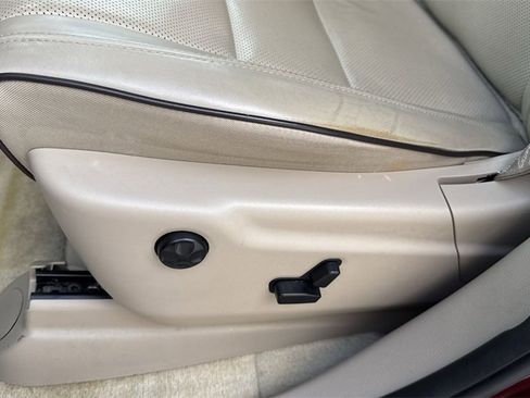 Used 2017 Jeep Grand Cherokee Overland image 42