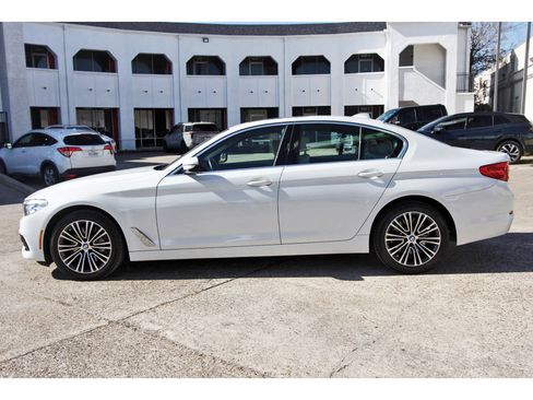 Used 2020 BMW 530i w/ Convenience Package image 4