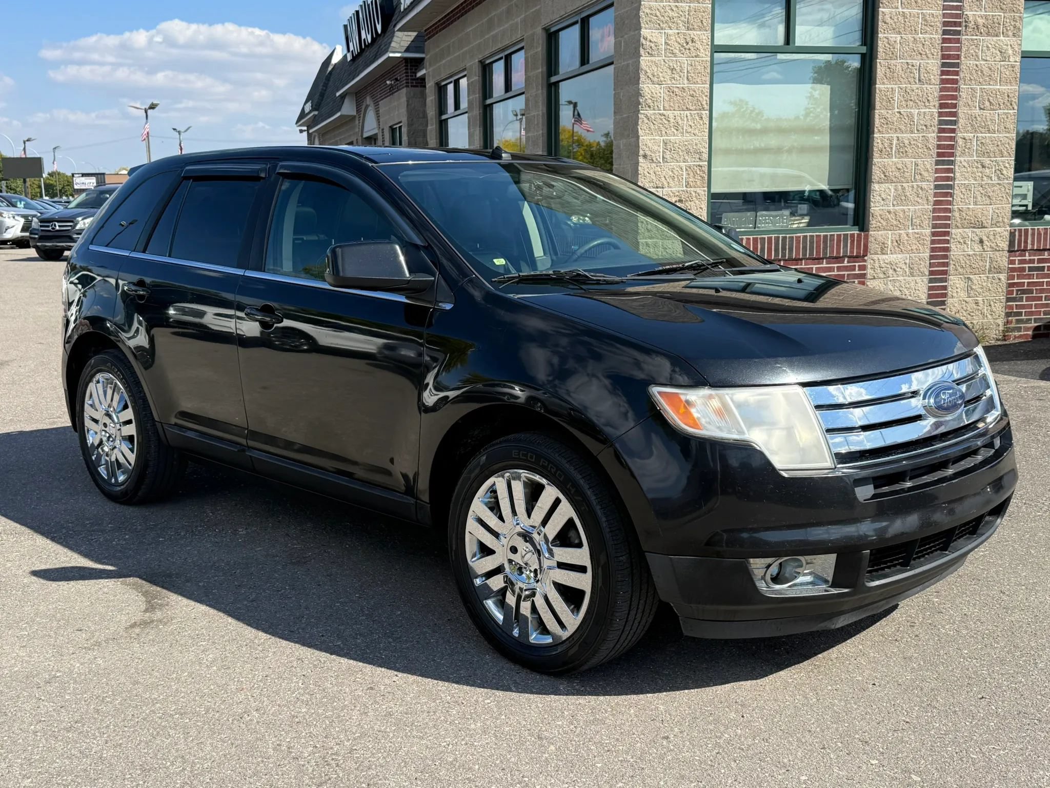 Used 2010 Ford Edge Limited FWD image 3