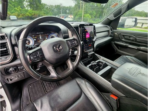 Used 2022 RAM 1500 Limited w/ Night Edition AWD/4WD image 3