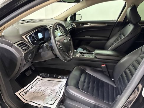 Used 2020 Ford Fusion SEL FWD image 13