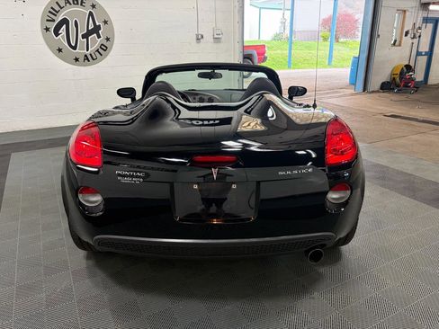 Used 2006 Pontiac Solstice Convertible w/ Premium Package image 4