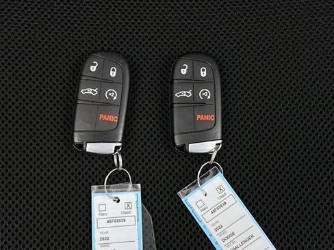 Used 2022 Dodge Challenger R/T image 9