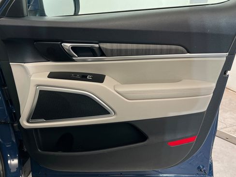 Used 2023 Kia Telluride EX image 24