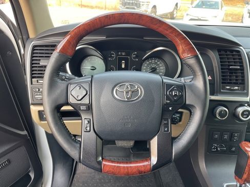 Used 2018 Toyota Sequoia Platinum image 21