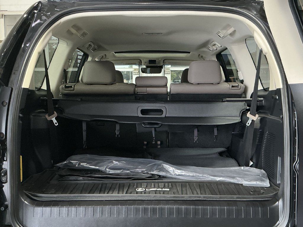 Used 2023 Lexus GX 460 Premium w/ Premium Package AWD/4WD image 27