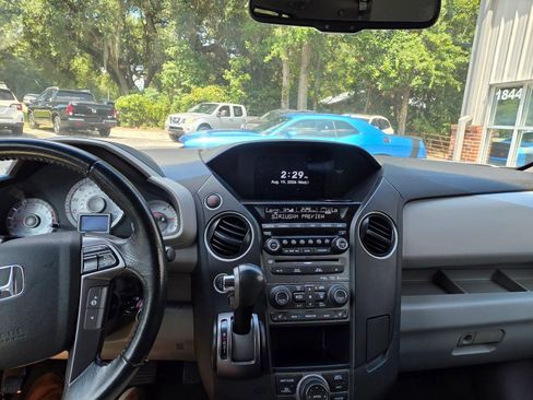 Used 2015 Honda Pilot Touring image 13