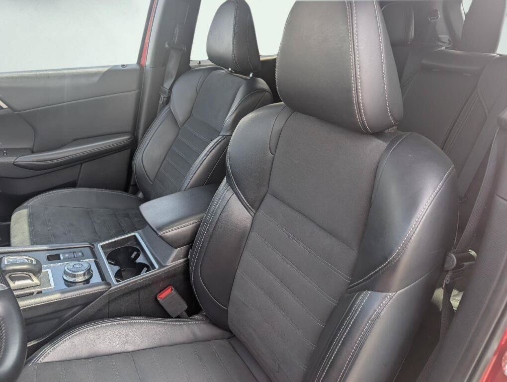 Used 2024 Mitsubishi Outlander SE AWD/4WD image 10