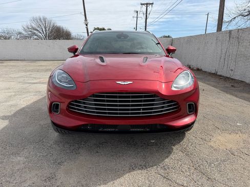 Used 2021 Aston Martin DBX image 10