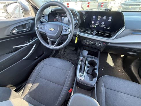 Used 2024 Chevrolet Trax LS image 14