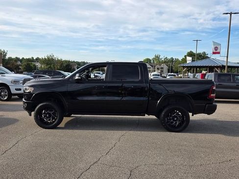 Used 2020 RAM 1500 Limited w/ Black Appearance Package AWD/4WD image 4