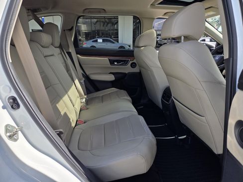 Used 2019 Honda CR-V Touring image 16