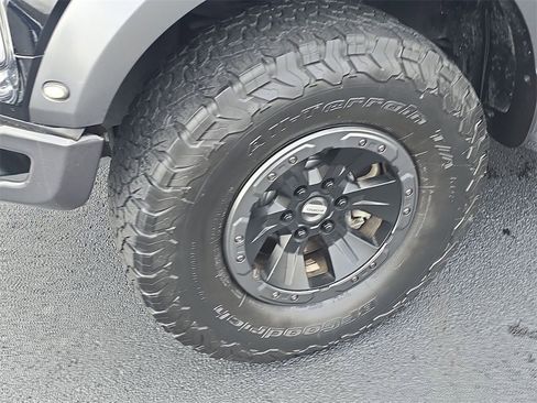 Used 2018 Ford F150 Raptor w/ Equipment Group 802A Luxury image 15