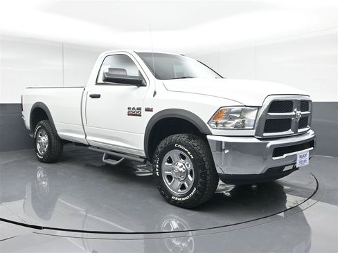 Used 2017 RAM 2500 Tradesman w/ Chrome Appearance Group AWD/4WD image 3