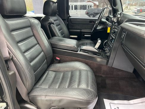 Used 2005 HUMMER H2 w/ Preferred Equipment Group image 22