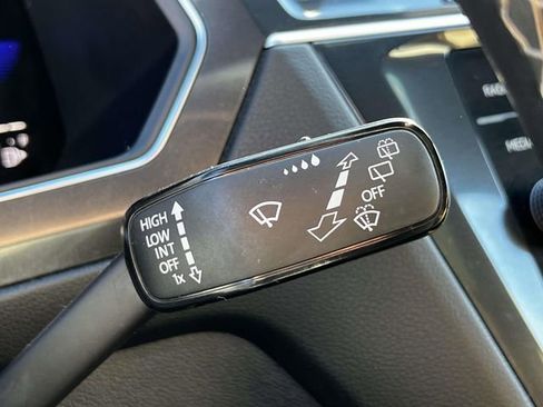 Certified 2023 Volkswagen Tiguan SE w/ Panoramic Sunroof Package image 26