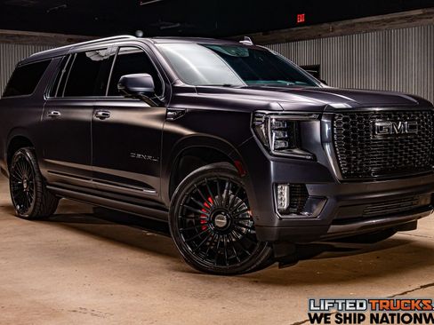 Used 2023 GMC Yukon XL Denali Ultimate image 1