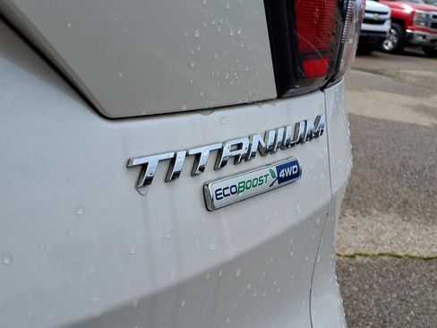 Used 2017 Ford Escape Titanium w/ Equipment Group 301A AWD/4WD image 10