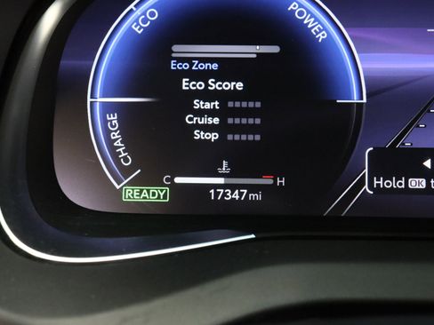 Used 2024 Toyota Venza LE image 45