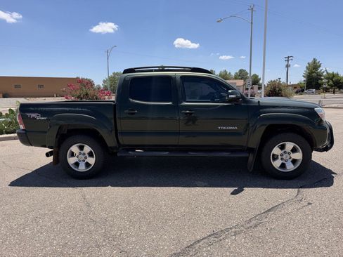 Used 2012 Toyota Tacoma 4x4 Double Cab w/ TRD Sport Pkg image 6