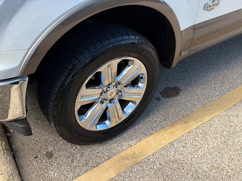 Used 2019 Ford F150 King Ranch w/ Equipment Group 601A Luxury AWD/4WD image 5
