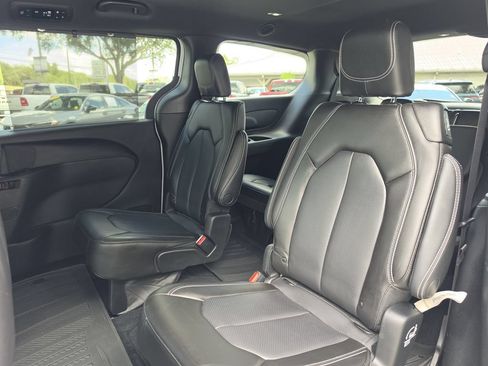 Certified 2023 Chrysler Pacifica Touring-L w/ S Appearance Package FWD image 16