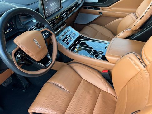 Certified 2023 Lincoln Aviator Black Label Grand Touring w/ Class IV Trailer Tow Package image 10